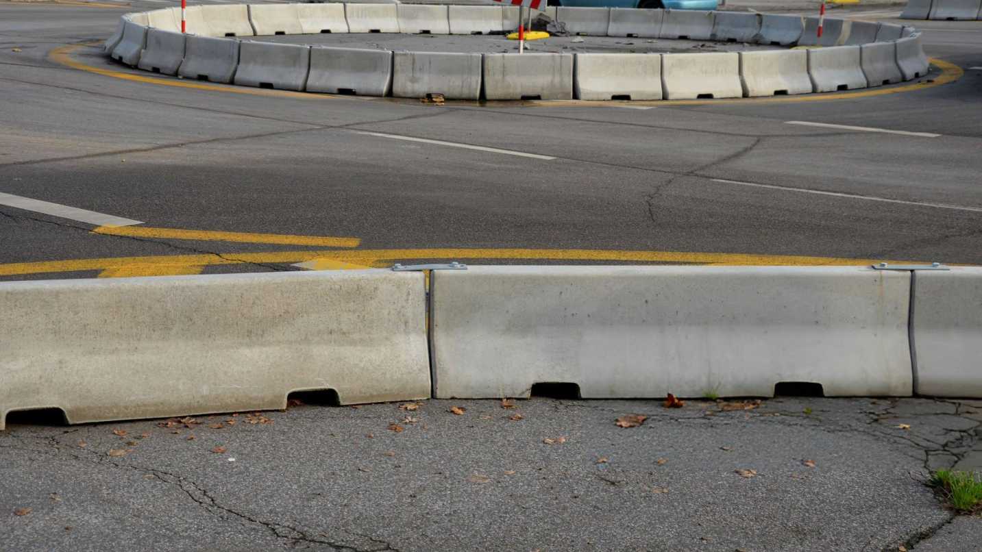 Bongkar Rahasia Keuntungan Pakai Concrete Barrier Tipe A